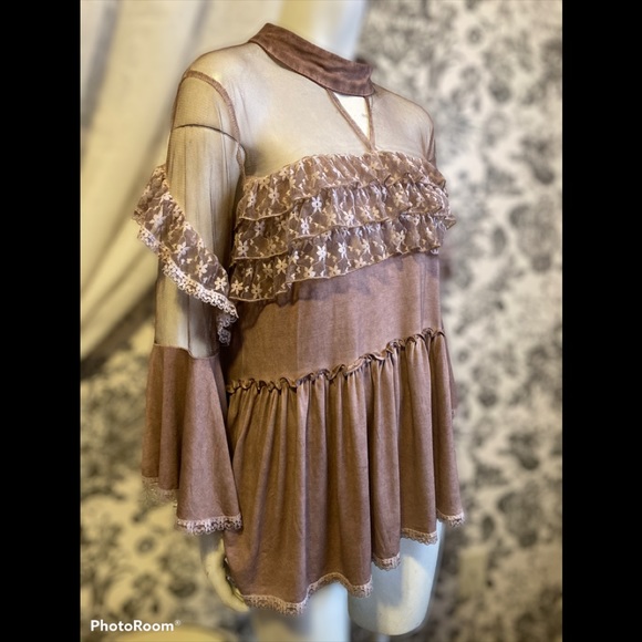 POL Tops - One left! Host pick POL cocoa ruffled babydoll top